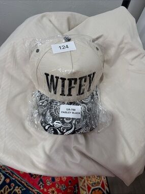 Adjustable hat